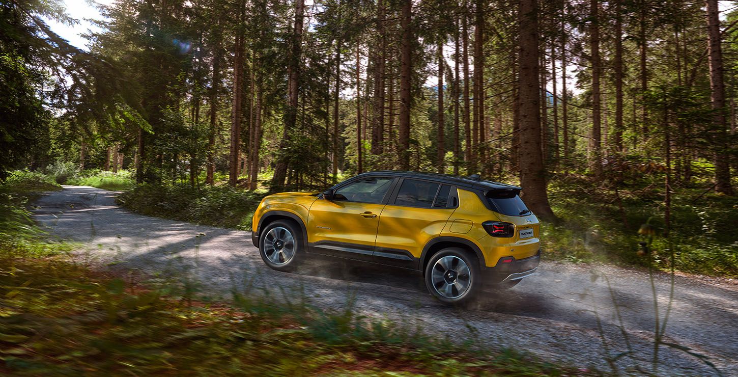 All new Jeep® Avenger unveiled in Paris, the first-ever fully electric Jeep  brand SUV, Jeep