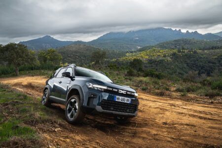 Dacia Duster and Bigster to add hybrid 150 4×4 powertrain option