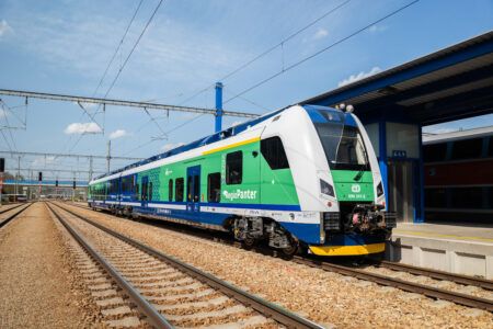 Škoda Group’s battery-electric RegioPanter train makes InnoTrans debut